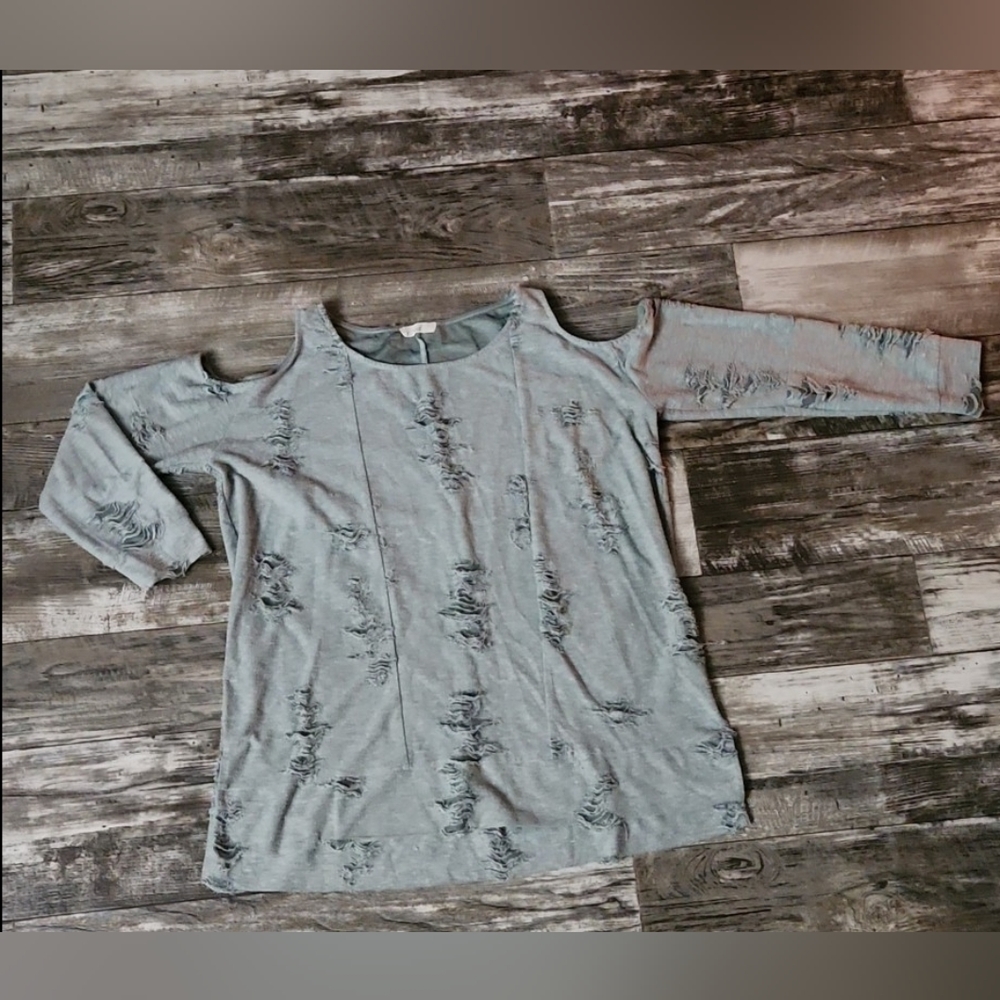 Easel Los Angeles Long Sleeve Cold Shoulder High Distressed Shirt Women's  Large